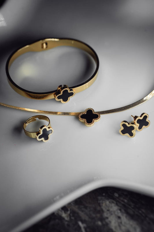 Zewyne Luxe Clover Jewelry Set – Bracelet, Ring, Earrings & Necklace
