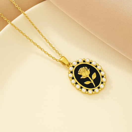 Zewyne Halo Necklace – Radiance in Every Detail